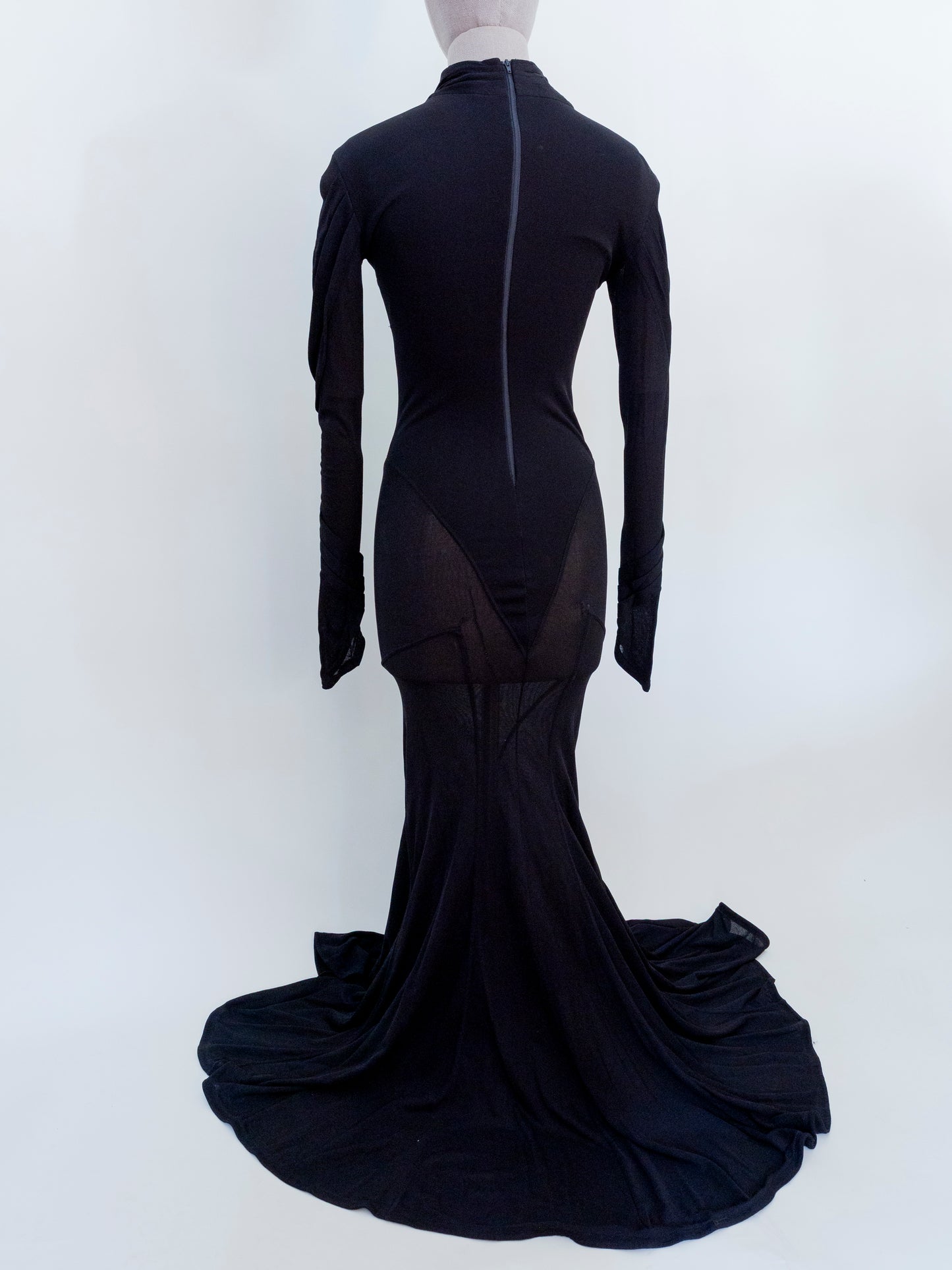 Muglar | Gown