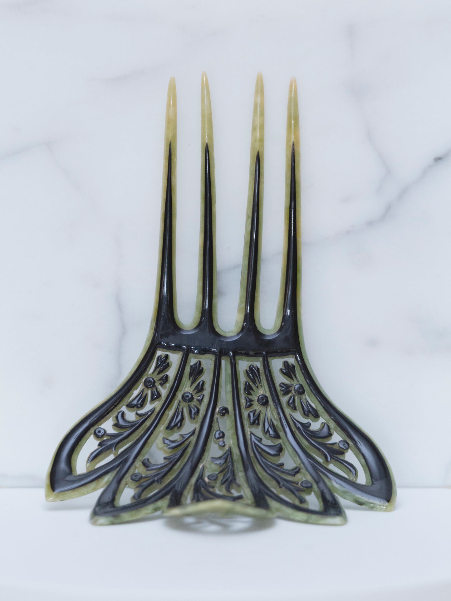 Daisy | Bakelite Hair Comb
