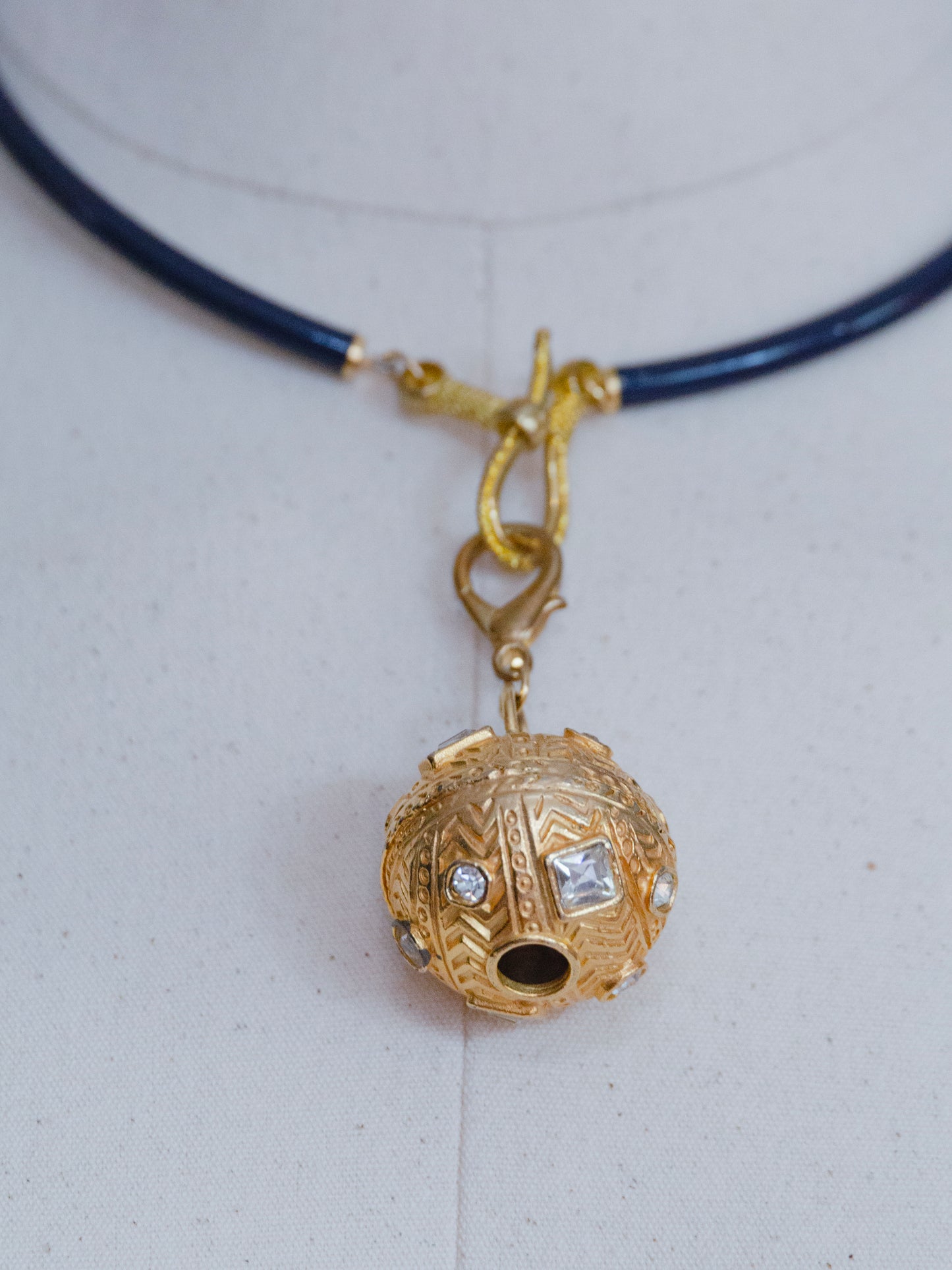 Snitch | Necklace