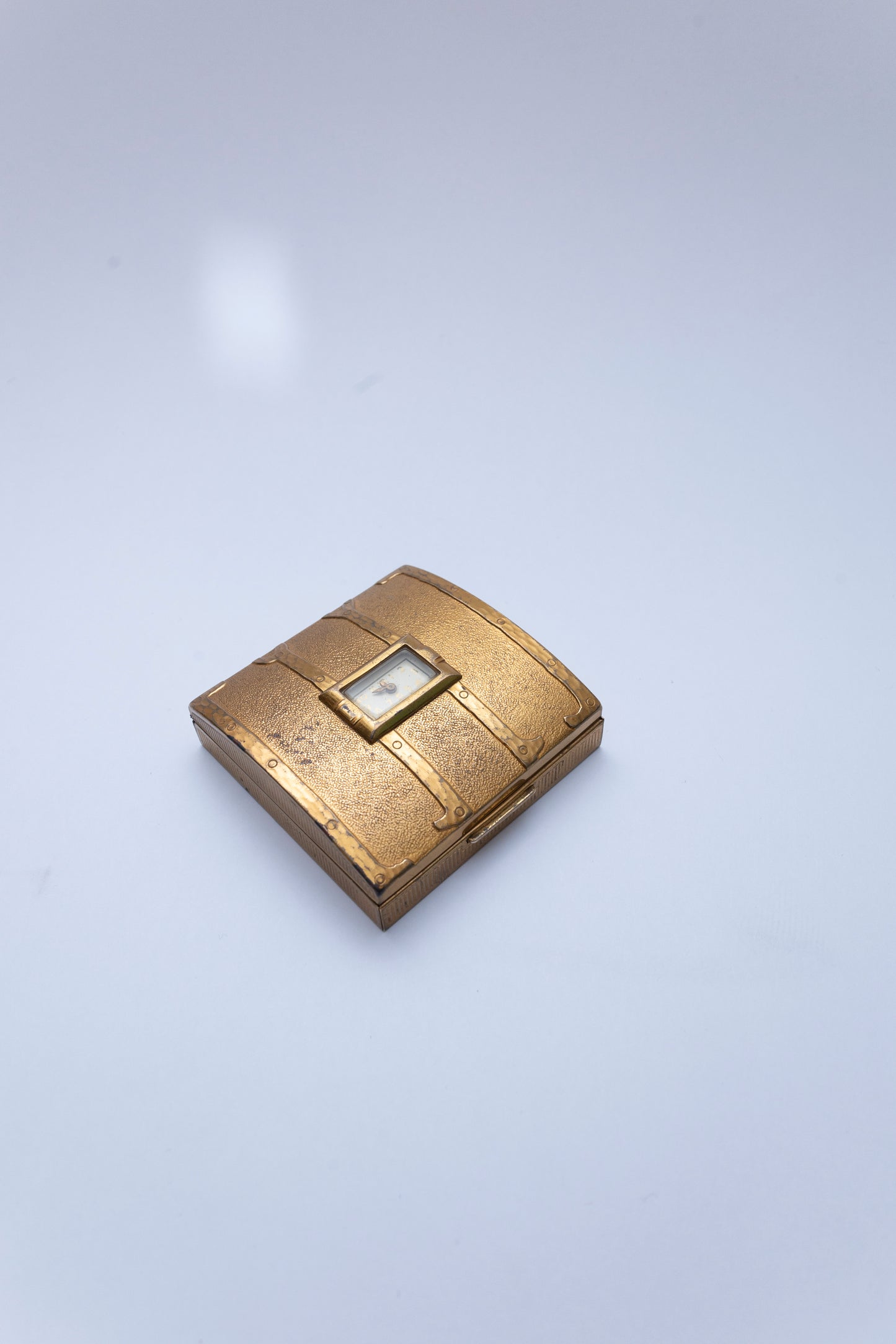 Gold Vintage Powder Case | Compact
