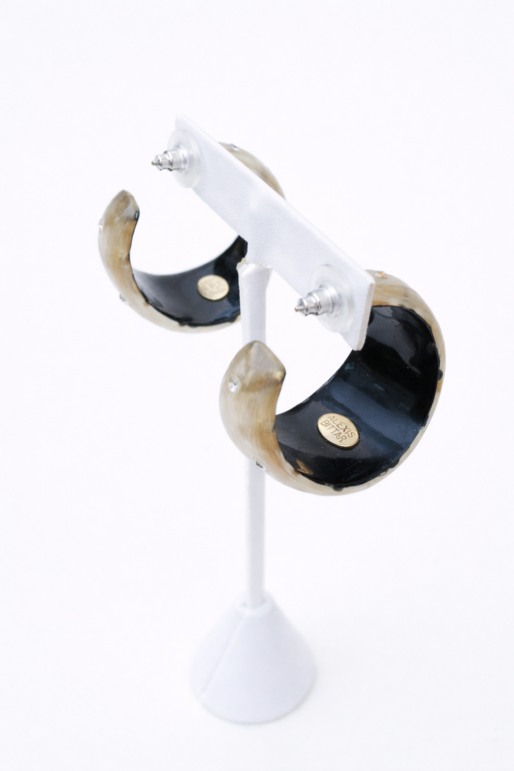Pendientes de aro gruesos color champán de Alexis Bittar | Pendientes