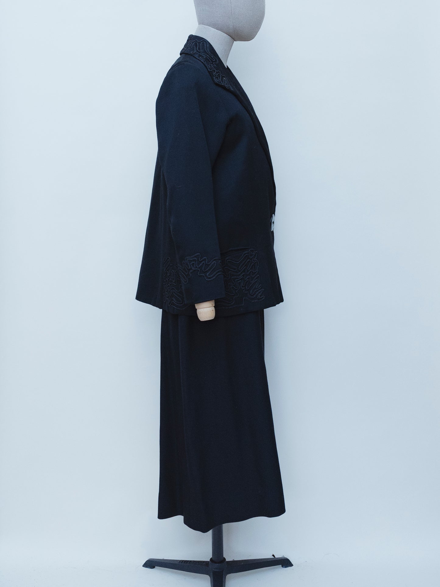 Raven | Skirt Suit