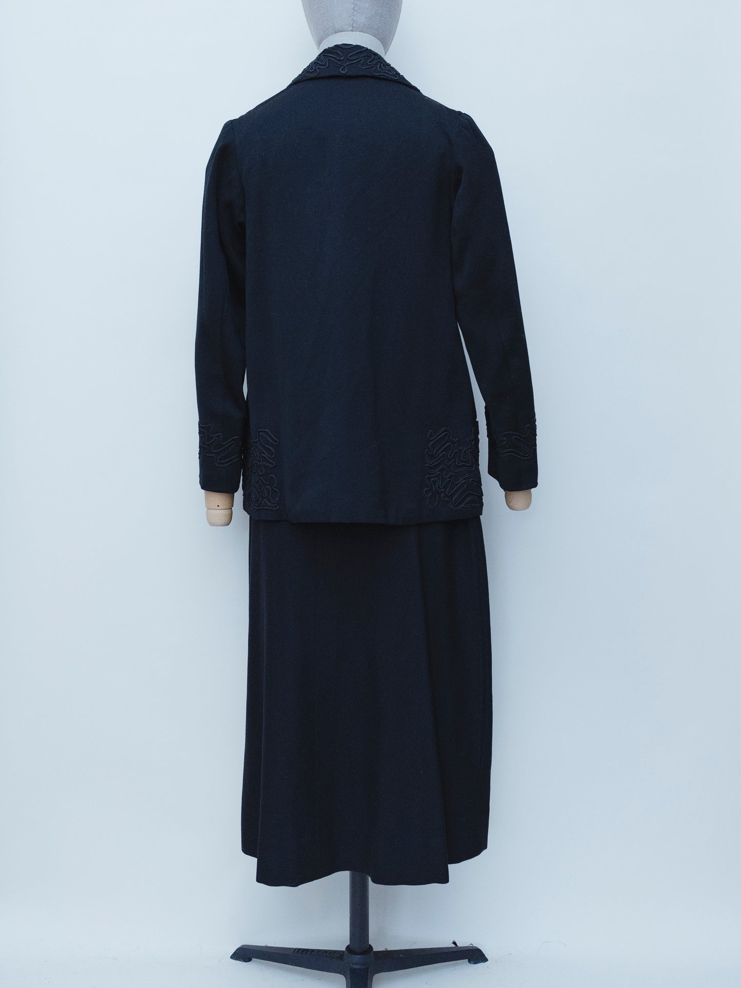 Raven | Skirt Suit