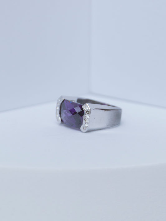 Anillo de Amatista y Circonita Cúbica PIEDRA FALTANTE