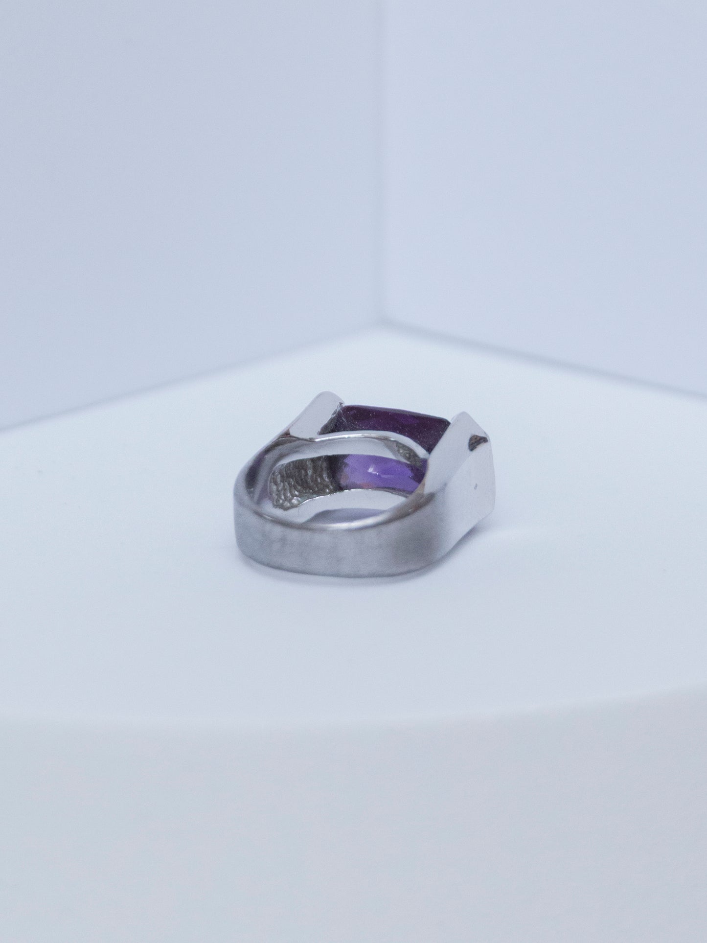 Anillo de Amatista y Circonita Cúbica PIEDRA FALTANTE