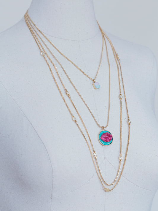 Betsy Johnson Kiss | Necklace
