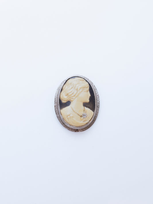 Debutante | Cameo Habille