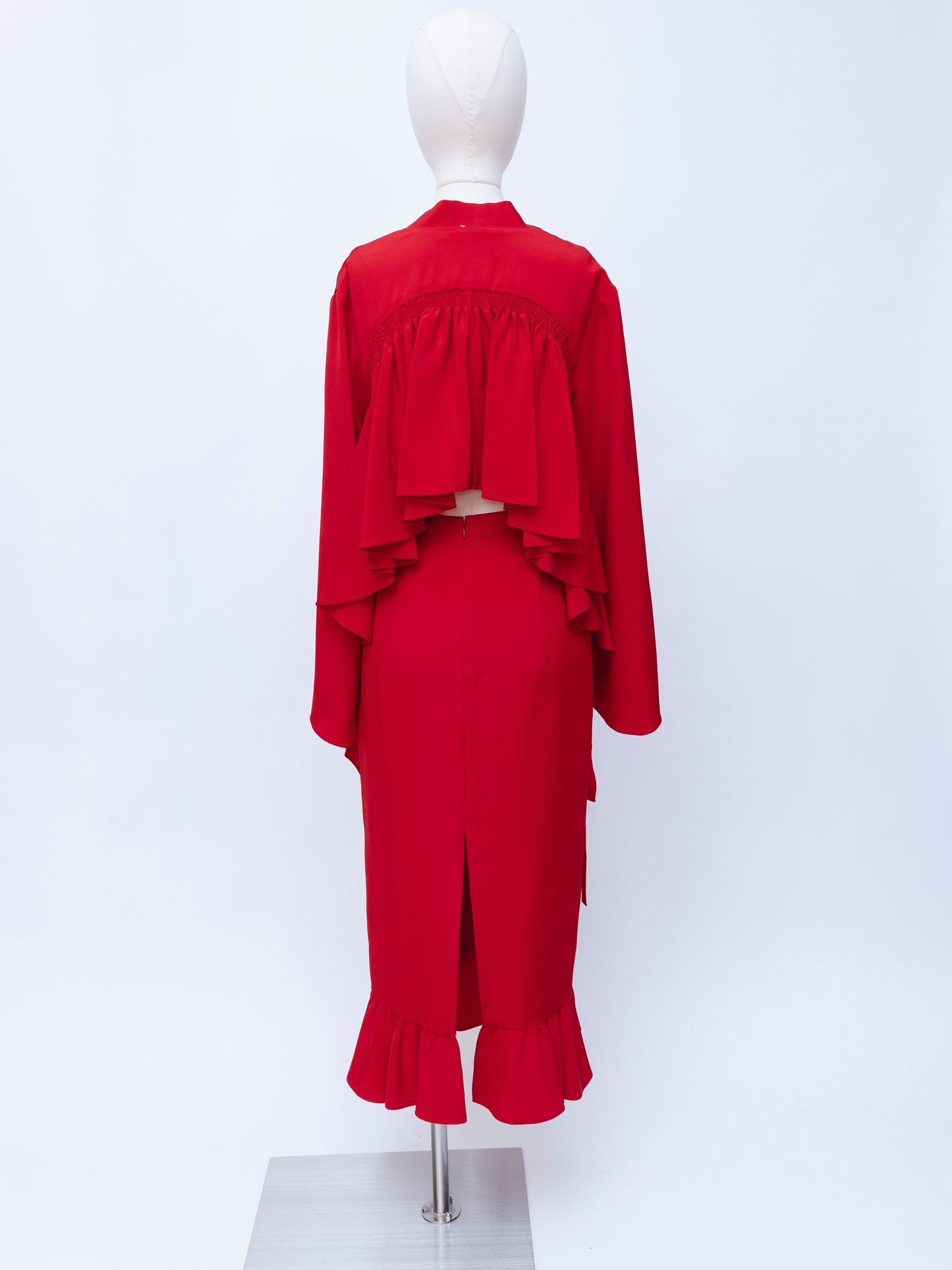 Vestido de seda escarlata