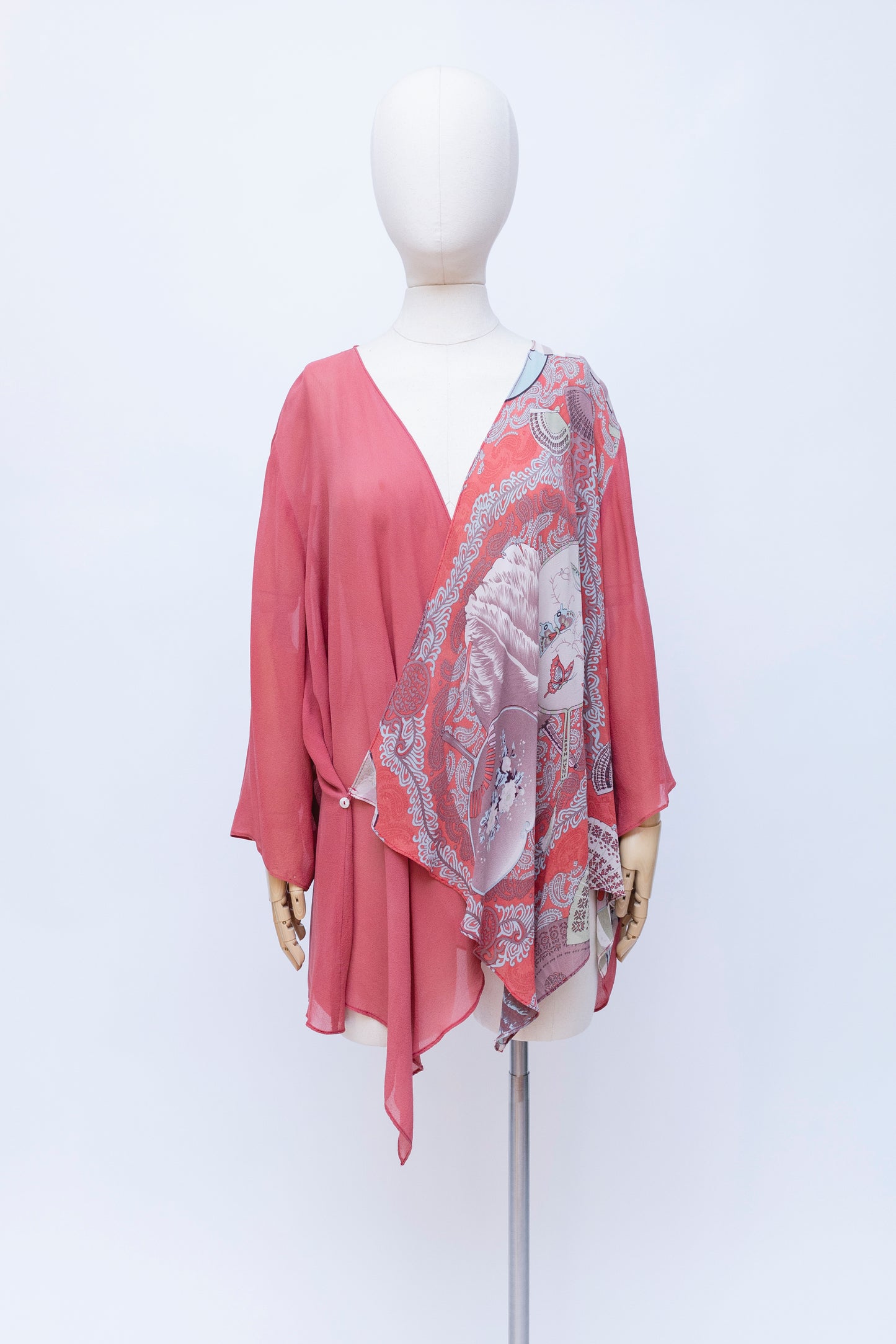 Chaqueta tipo kimono de seda color naranja sangre