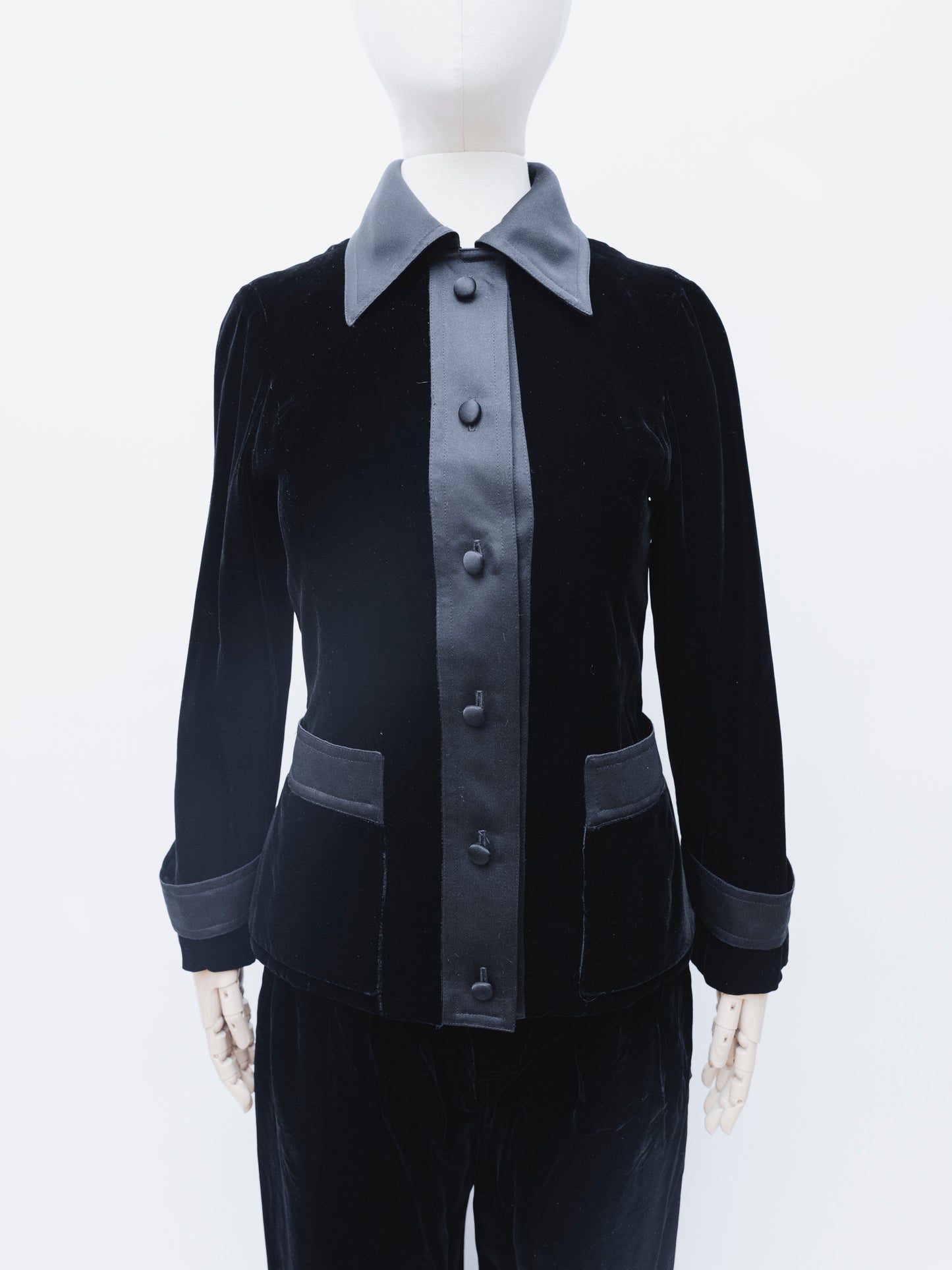 Miss O by Oscar De La Renta | Set