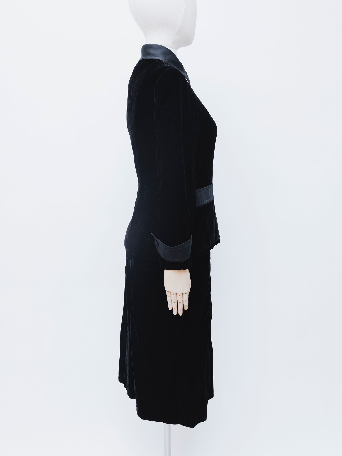 Miss O by Oscar De La Renta | Set